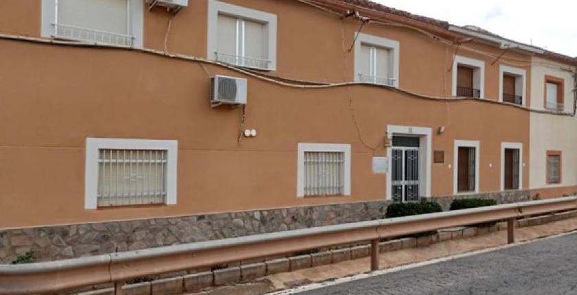 Fachadas rehabilitadas y limpieza de pintura deteriodada